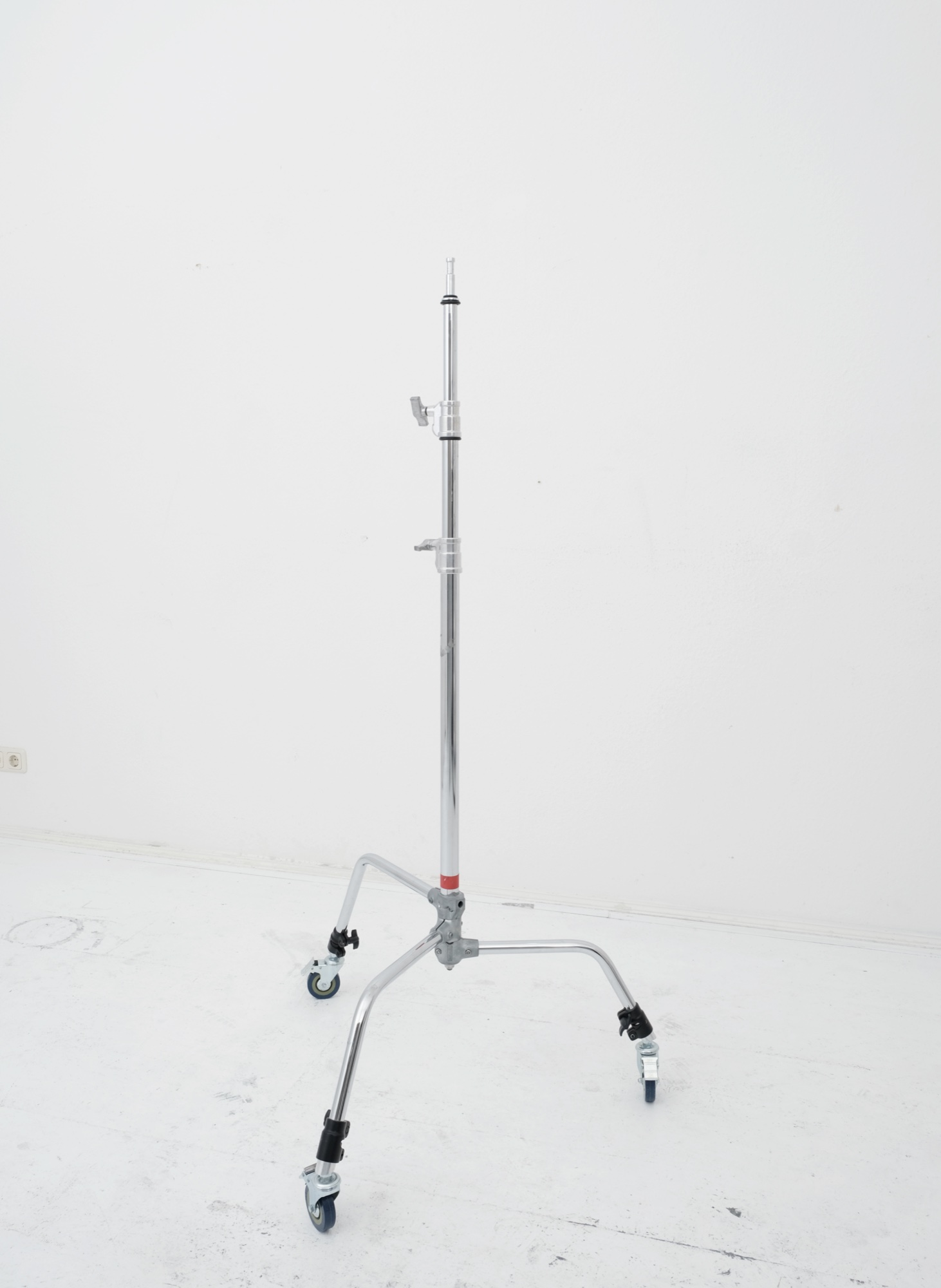 Studio Blanc equipment, view 2