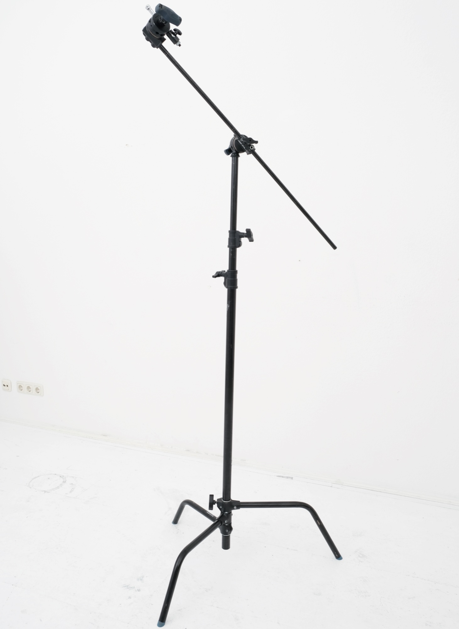 Studio Blanc equipment, view 3